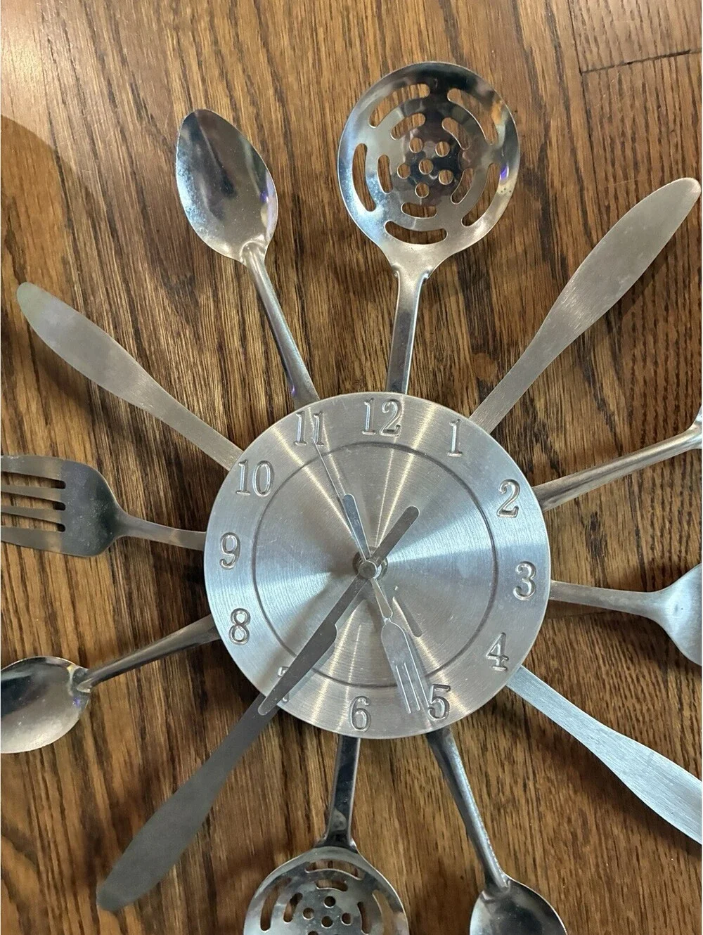 Kitchen Cutlery Wall Clock Silver Metal Utensil Spoons Forks Knives Quartz